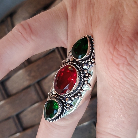 New Mozambique Garnet and Peridot 925 Silver Statement Ring. - Picture 6 of 12